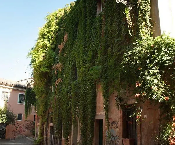 Trastevere Classico Self Check In Roma